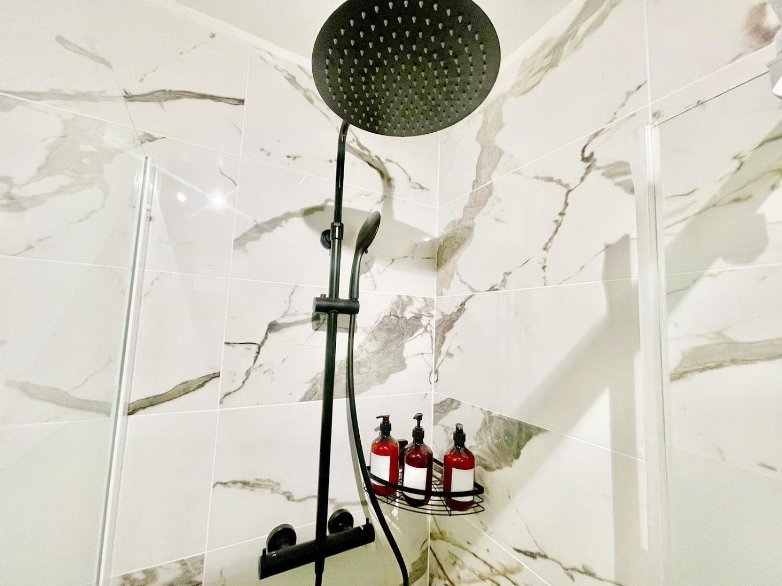Chic Oasis In Rouen Apartment Bagian luar foto
