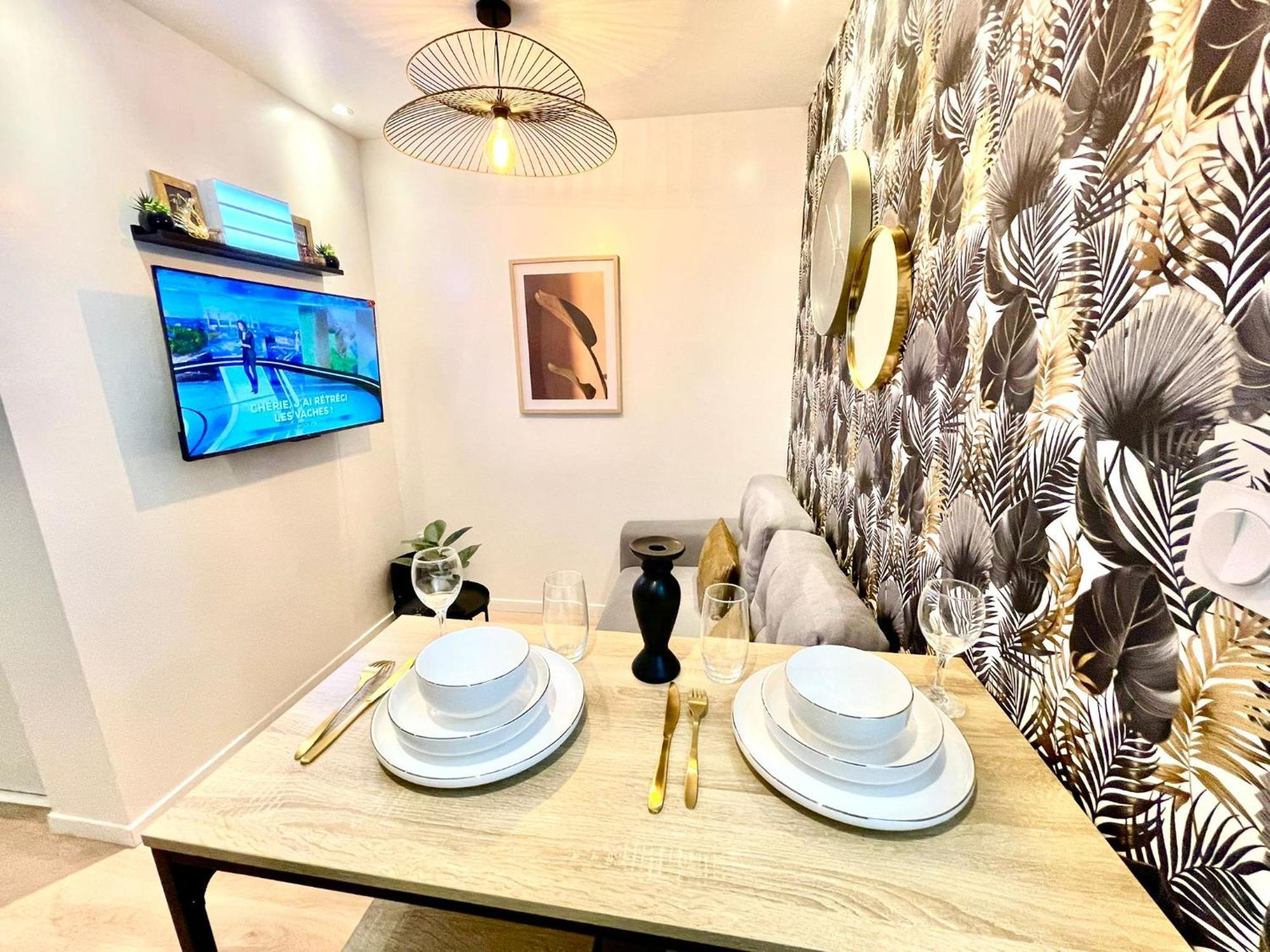 Chic Oasis In Rouen Apartment Bagian luar foto